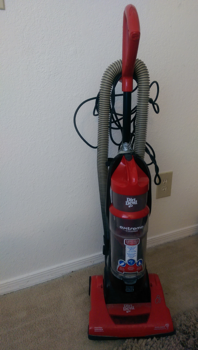 Illustration for article titled Vacuumlopnik Review : Hoover Pro Pet Windjammer 3 somethingerother 5000 GTR/S